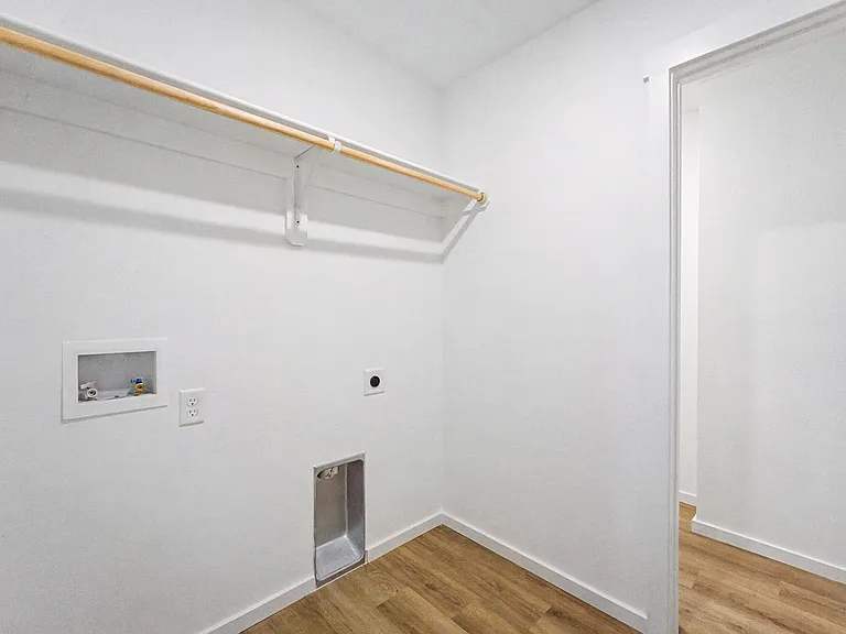1534 N Claire St — Photo 20