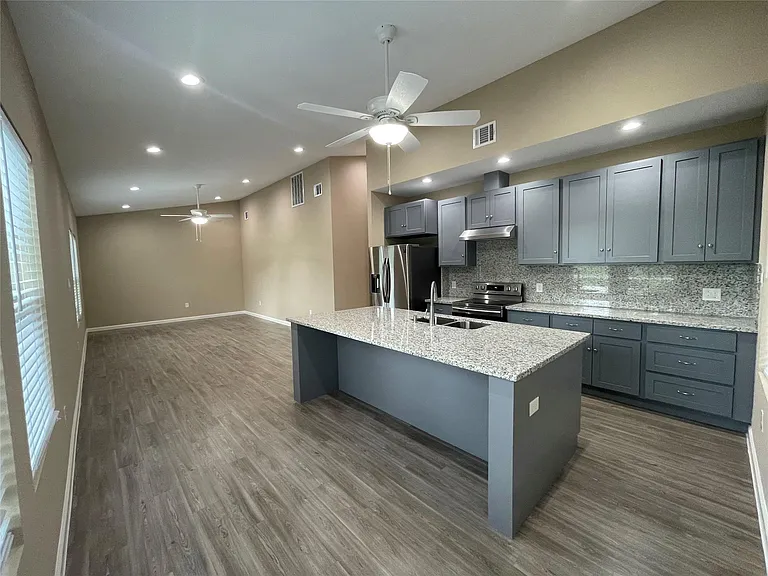 2210 Arapahoe Dr — Photo 5