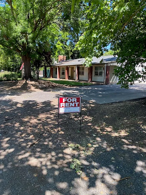 1740 Citrus Avenue — Photo 4