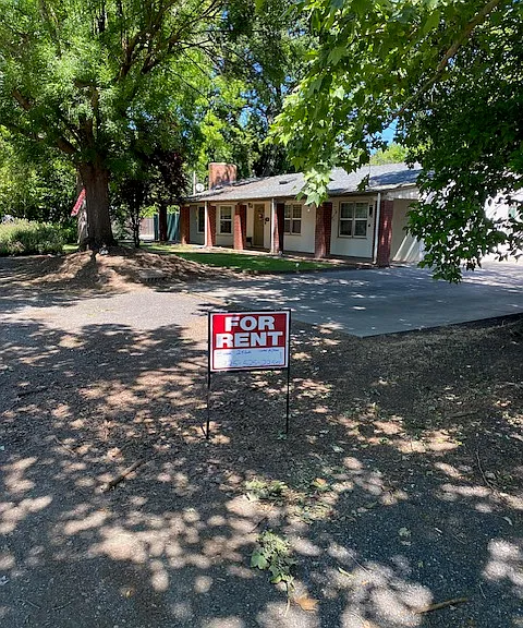 1740 Citrus Ave — Photo 1