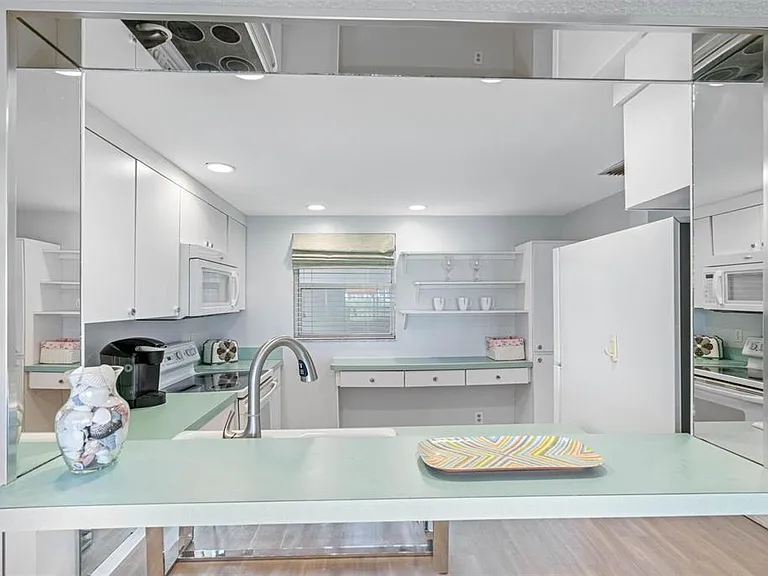 7871 Sailboat Key Blvd S #106 — Photo 9