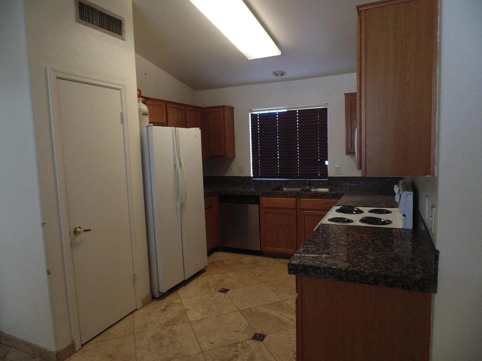 8423 W Hubbell St — Photo 2