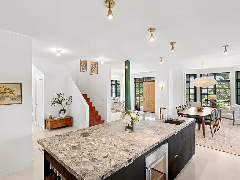57 Seaview Ave — Photo 6