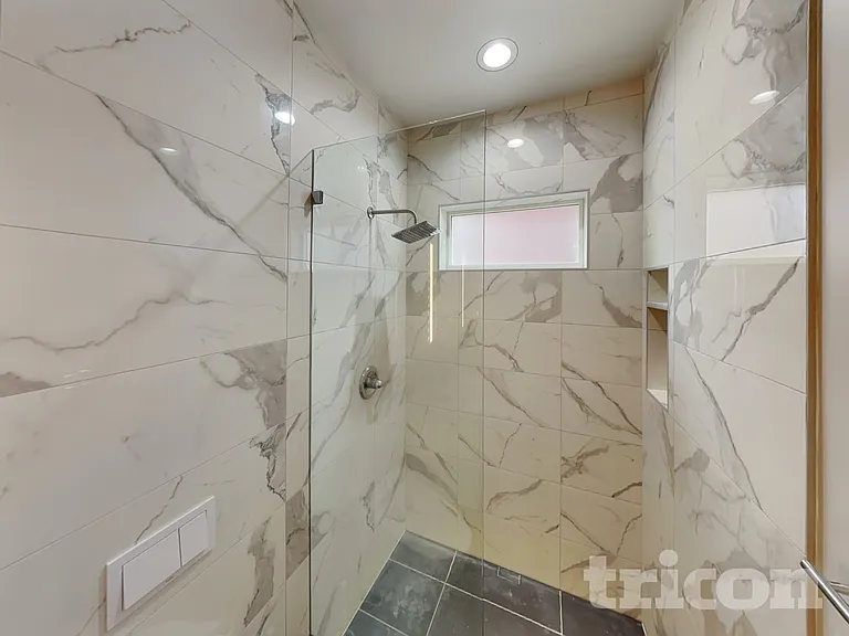 6007 NE 60th Ave — Photo 11