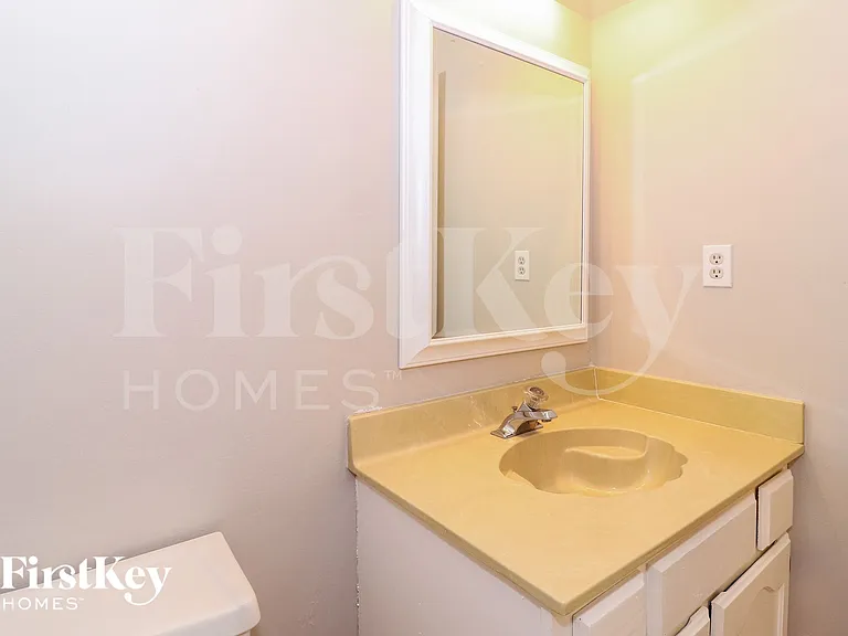 7780 Hawkcrest Dr — Photo 13