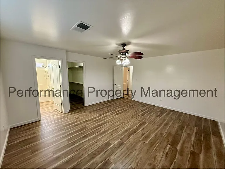 4310 Almond Grove Ln — Photo 10