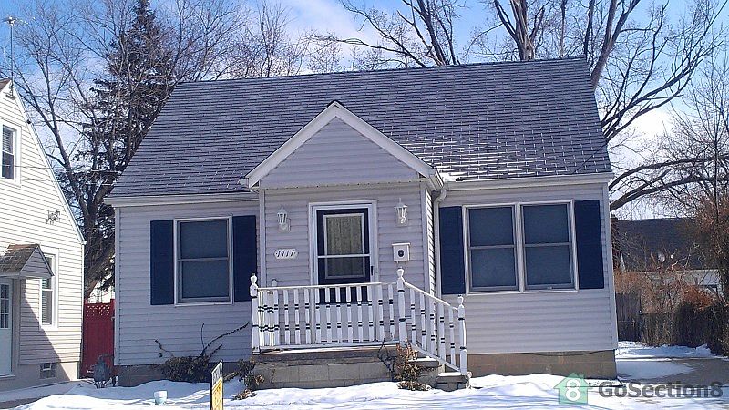 1st image of 1717 Tait St