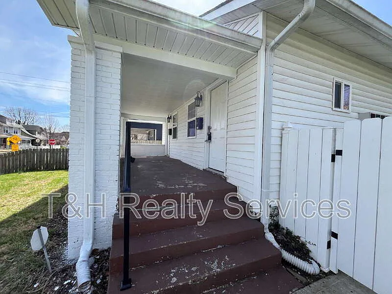 Building Photo - 4210 Graceland Ave