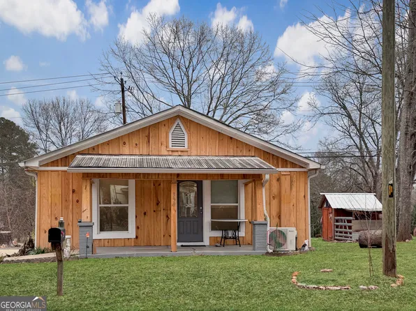 339 S Pond St, Toccoa, GA 30577