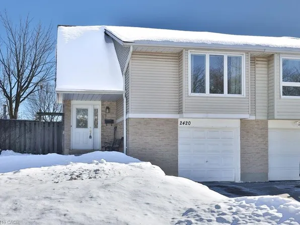 2420 Mainroyal St, Mississauga, ON L5L 1C9