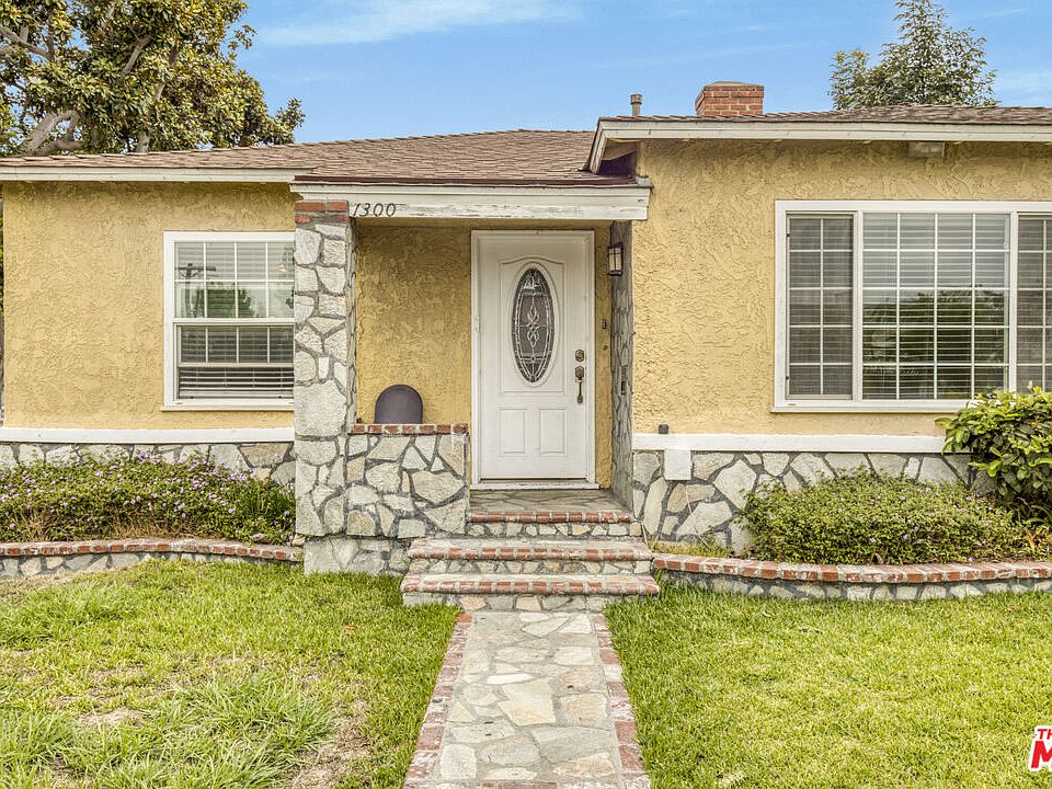 1st image of 1300 S California Ave