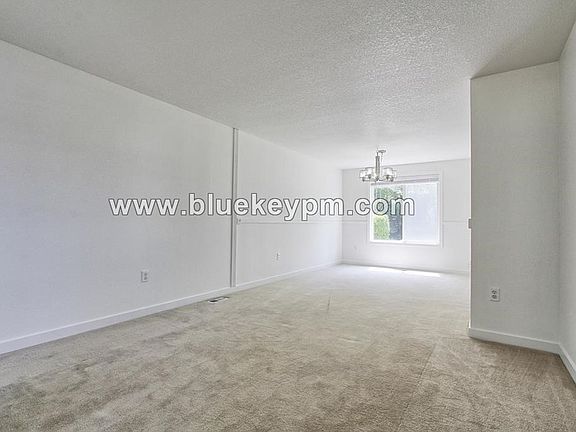 2nd image of 12711 NE 101st St
