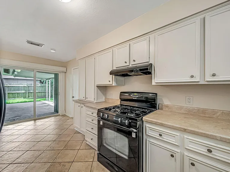 3702 Malone Dr — Photo 13