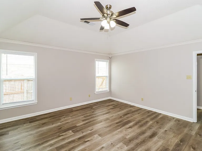 9355 Helmsley Dr — Photo 11