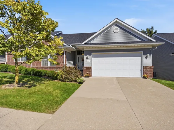 2221 Oak Valley Dr, Muscatine, IA 52761