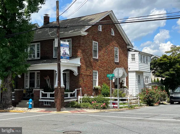 149 E High St, Womelsdorf, PA 19567