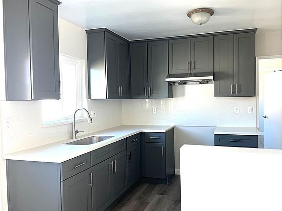 5th image of 2715 1/2 N Potrero Ave