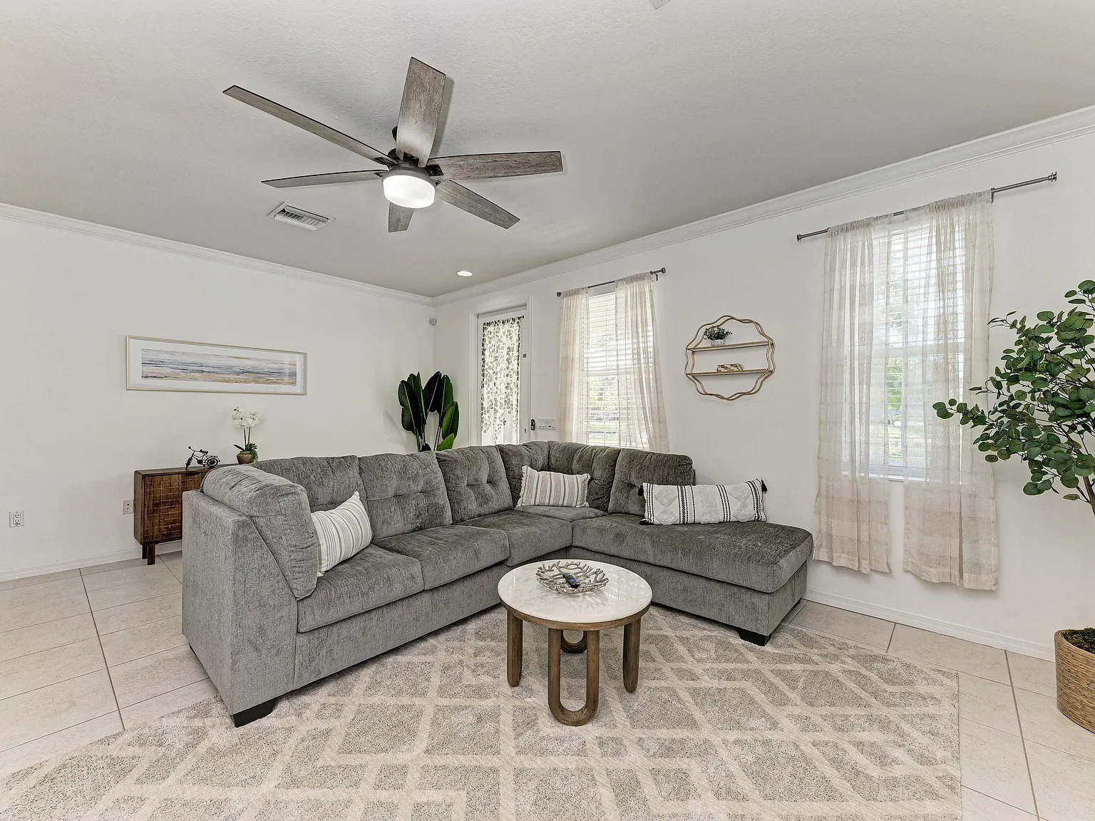 3 bed, 2.5 bath, 1661 sqft, $2,950 — Photo 4
