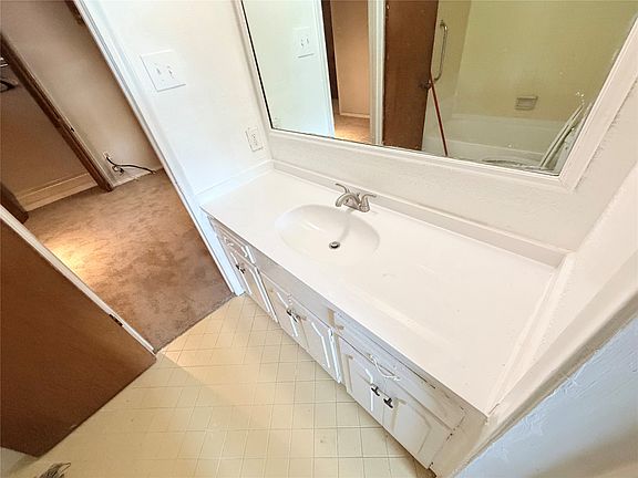 5th image of 5427 Longleaf Ln