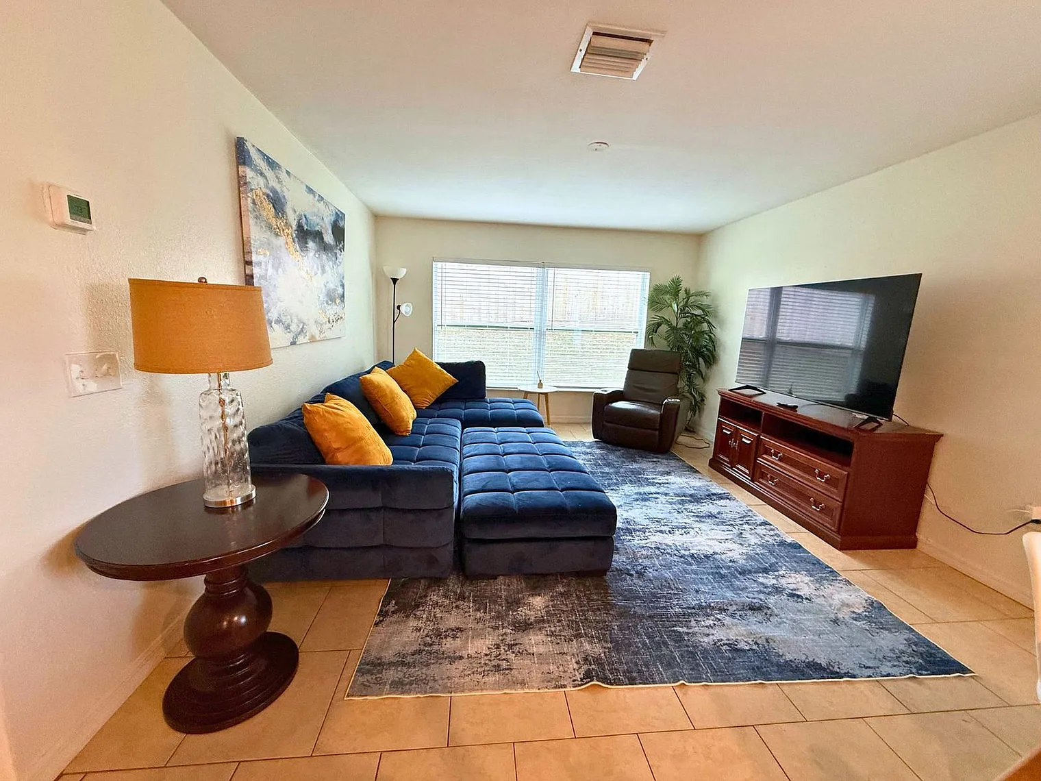 3 bed, 2.0 bath, 1205 sqft, $3,084 — Photo 1