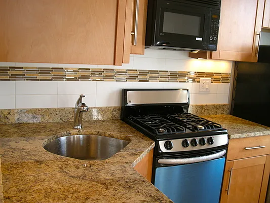 Rented by Rapid Realty Cobble Hill | media 41