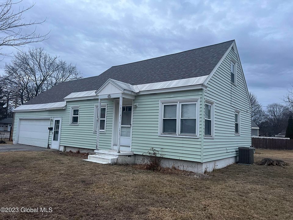 1st image of 7 Circle Dr