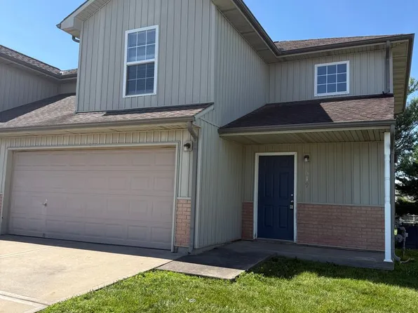 619 W Pine St, Raymore, MO 64083
