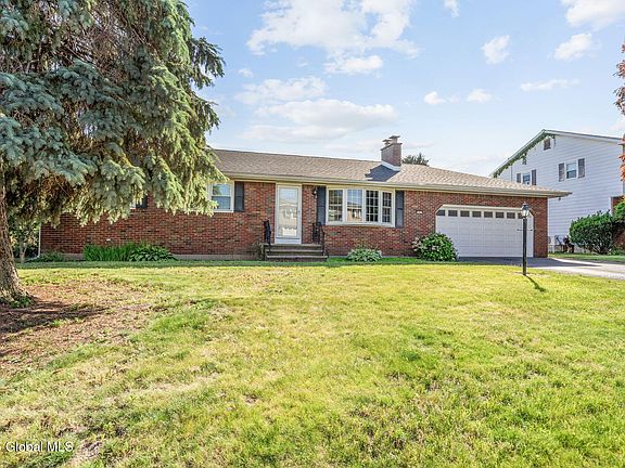 3rd image of 21 Ledgewood Drive