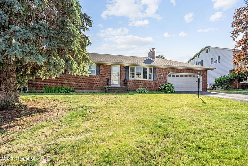 3rd image of 21 Ledgewood Drive