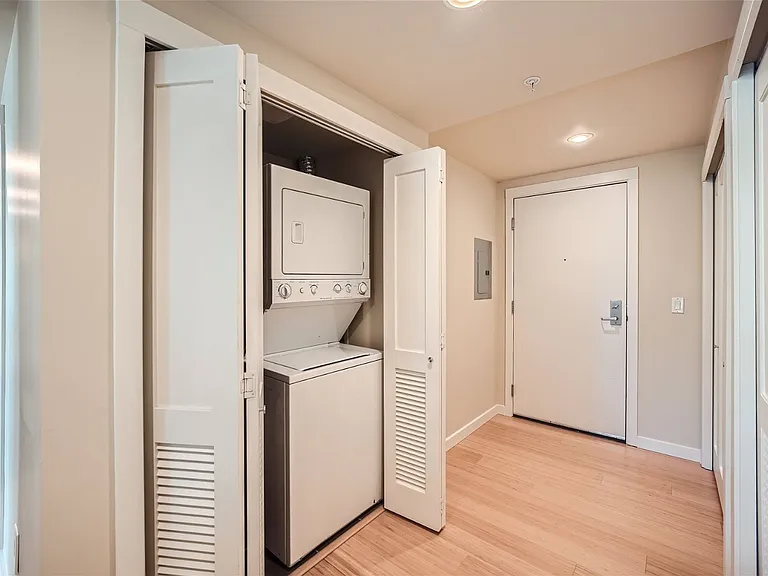 76 Cedar St #502 — Photo 4