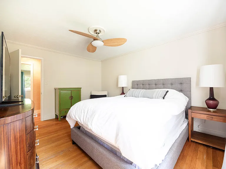1835 Hillview Dr — Photo 18