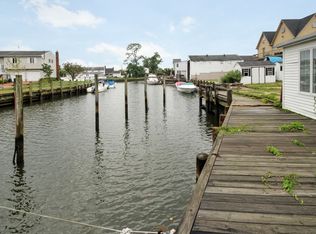 2461 Jackson Ave, Seaford, NY 11783
