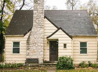 1623 Pierre St, Manhattan, KS 66502