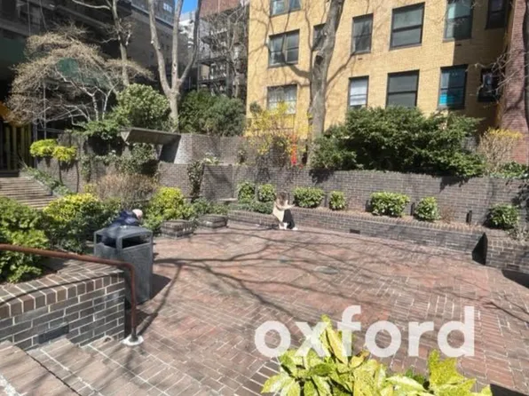 348 East 49th Street image 7 of 10