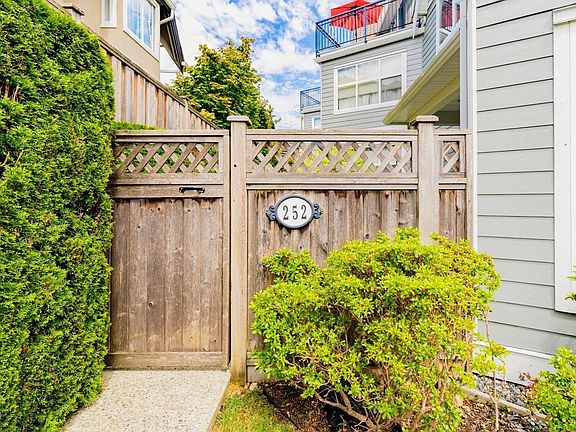 2nd image of 252 W 13th St #1