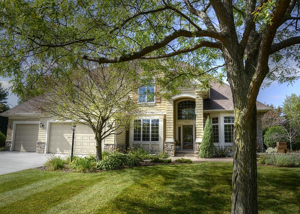 1st image of 3456 Crestmoor Dr