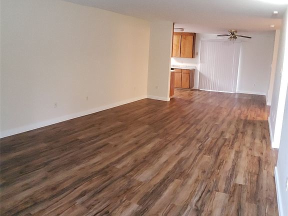 4th image of 21317-21319 123rd Street Ct E
