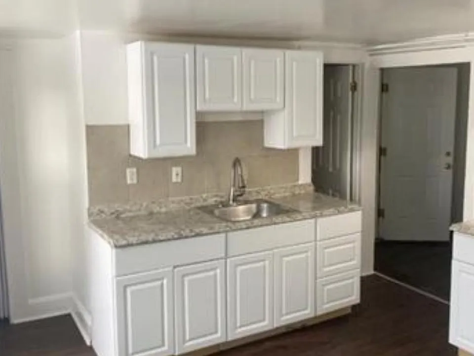 95 Center St #2