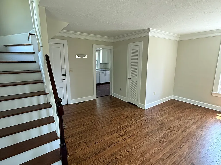 312 Ferry Rd — Photo 10