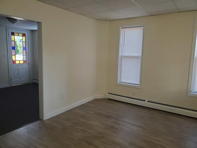 21 Dubois St — Photo 3