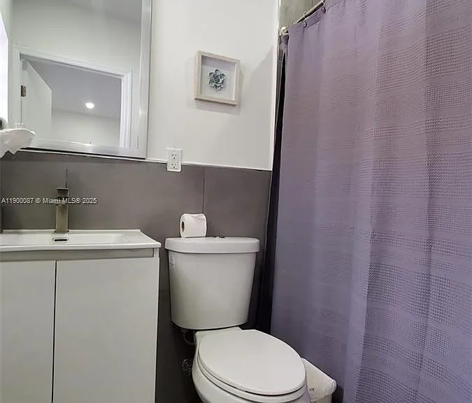 510 NE 66th St #1 — Photo 25