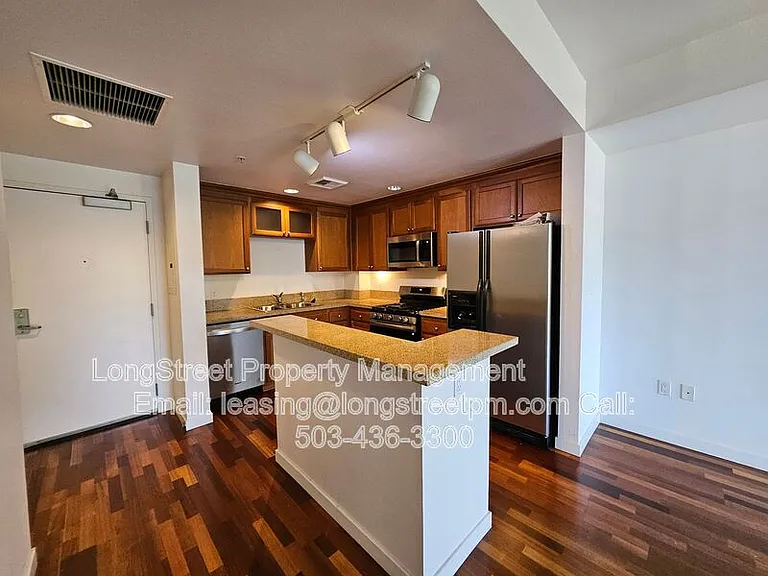 910 SE 42nd Ave #210 — Photo 4