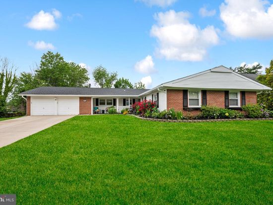 65 Thornhill Ln, Willingboro, NJ 08046