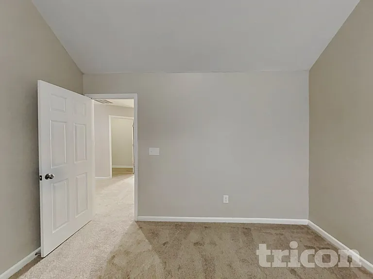 713 Southridge Dr — Photo 14