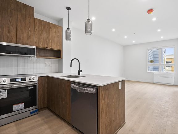 3rd image of 46187 Thomas Rd #505