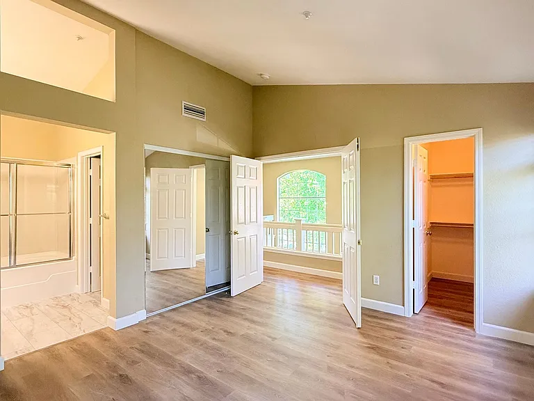 401 Skylark Ct — Photo 32