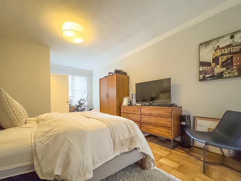 115 E 72nd St #4B — Photo 8