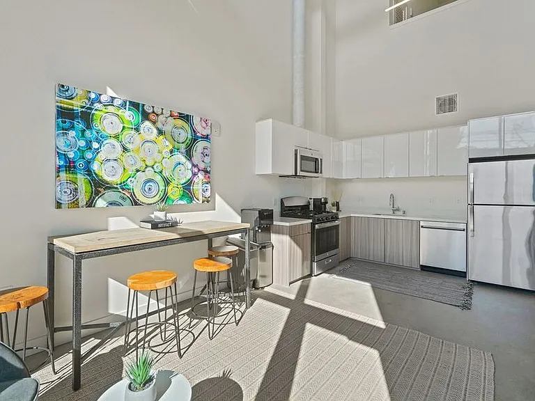 950 Lofts — Photo 68