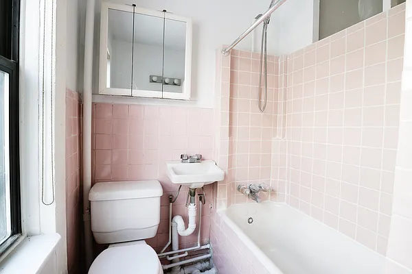 Rented by City Connections Realty | media 12