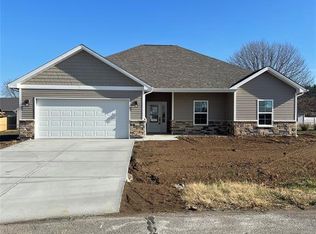 7381 Artesian Ct, Columbus, IN 47201